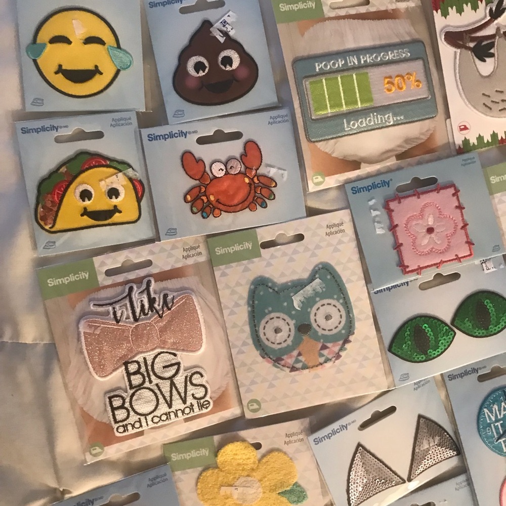 Mixed Iron-On Patches Assortment - Colorful Embroidered Designs lot 50 random - Picture 3 of 10